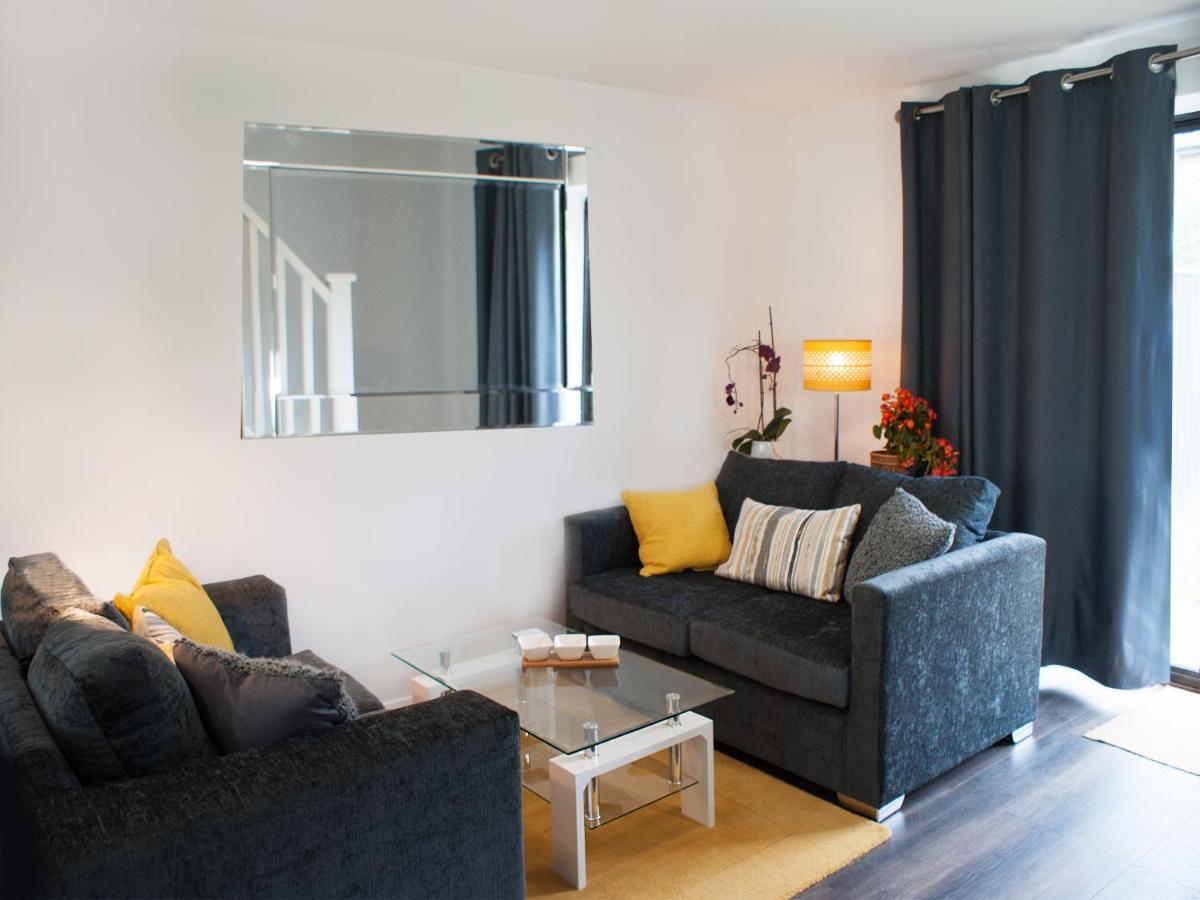 Вілла East Midland House Free Private Parking Fast Wifi Smart Tv With Garden Кеттерінг Екстер'єр фото